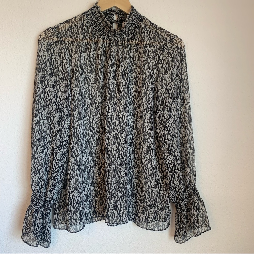 Misa sheer print black and white print 25 in Slv length